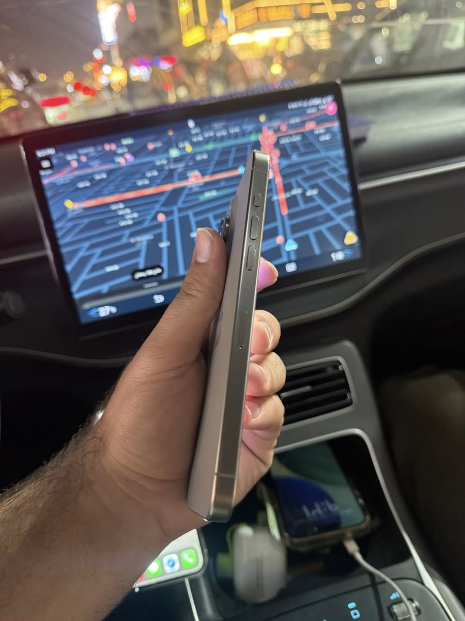 15 pro max 
256
بطاريه 94
ممفتوح الجهاز نضيف 
مكاني الشعب 
***********
