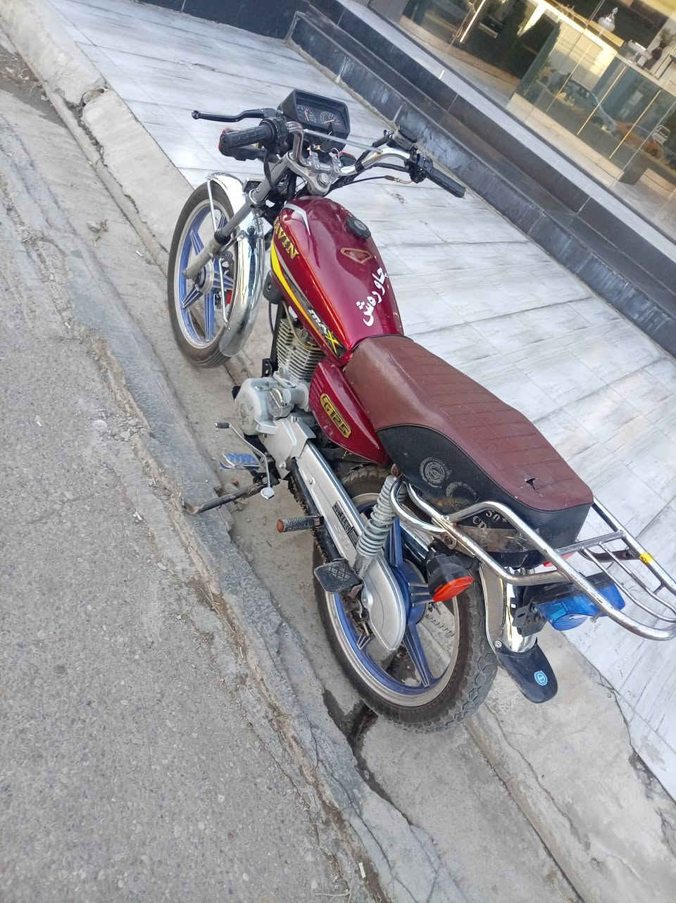 موديل وحد وعشرين سلف كهربايت كله شغال لا صرف ولا بخار.  سعر 300.        ***********
