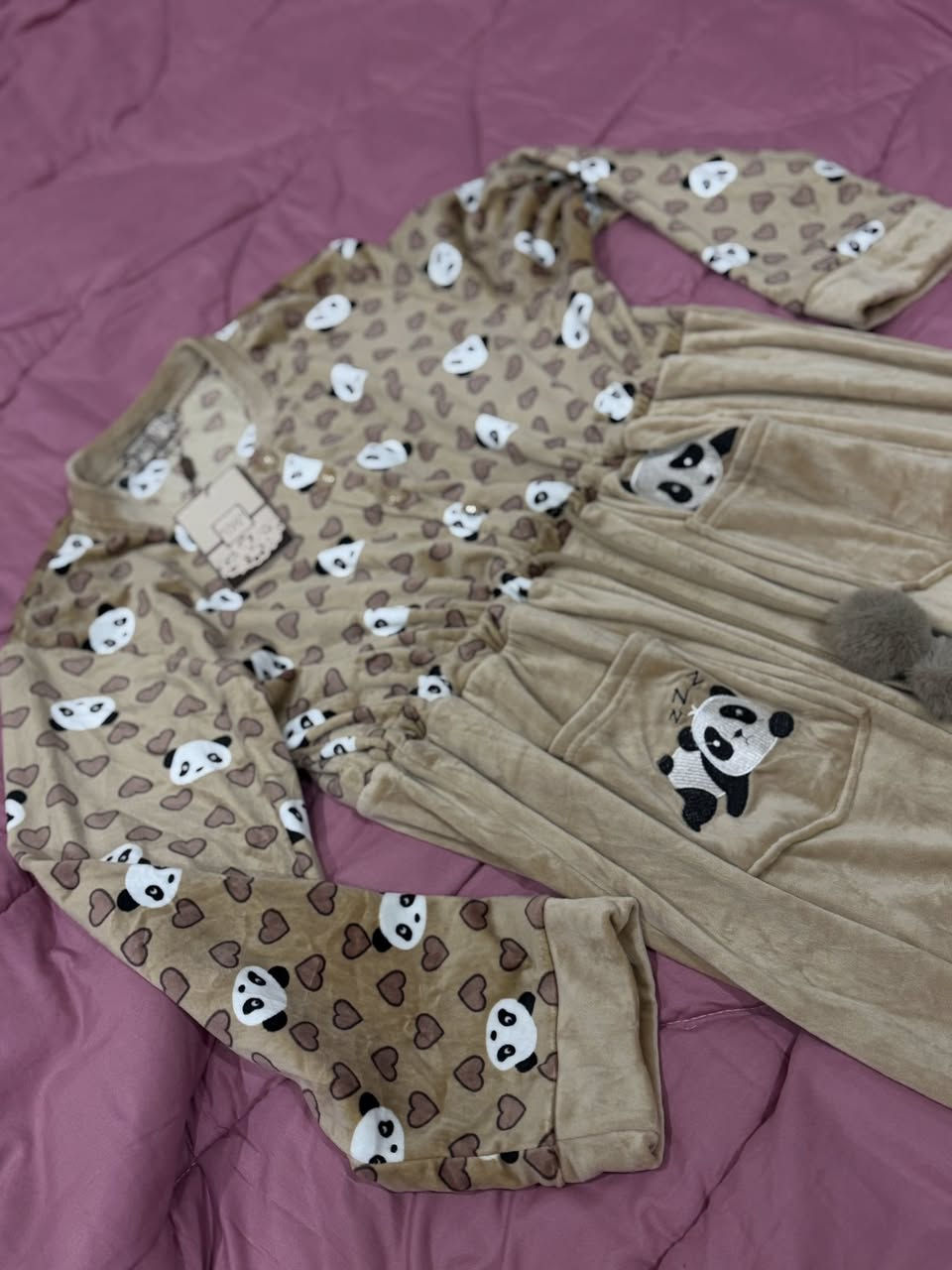 دشداشه بعلامتها
لمحبين البانده 
ب١٥ ألف قفللللللللللللل 
قطن فوووول قماش البزون ناعمه حيل 
تخيل بلبس


**إذا كنت صاحب هذا الإعلان وتريد حذفه لأي سبب، رجاءا أرسل رسالة إلى الدعم الفني**