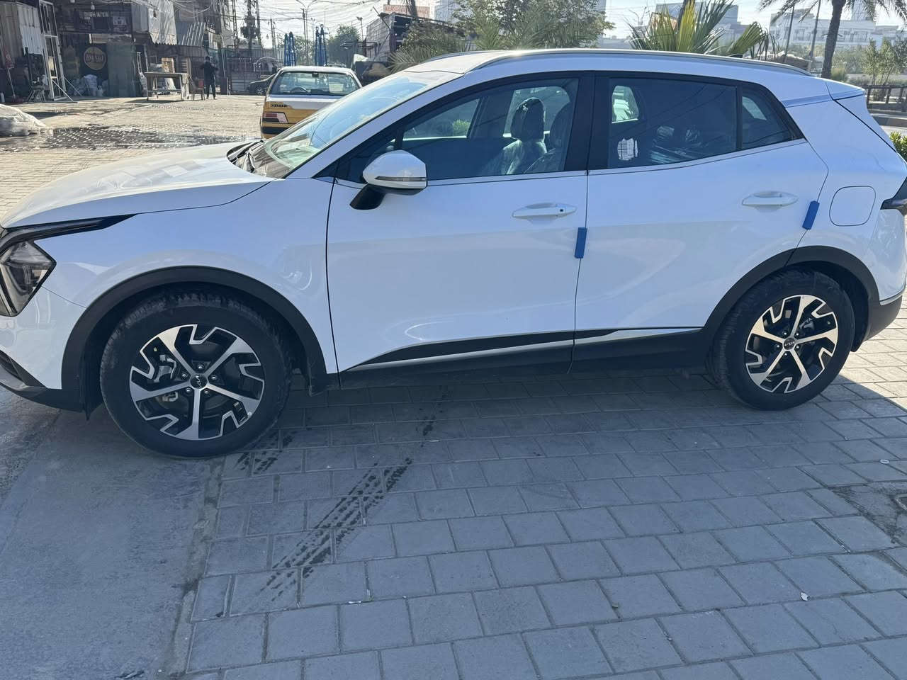 السلام عليكم سبورتج موديل ٢٠٢٤ كفاله عامه من كلشي ماشيه ٤٨ جديده لوك على وضع الشركة بصمة تشغيل عدد ٢ رادارات جانبية تبريد قطعتين سايد بريك دكمه سونار مرفق بالاعلان رقم أربيل تحويل مباشر السعر ٢١٩ ورقة مكاني بغداد البنوك *********** ابو مصطفى
