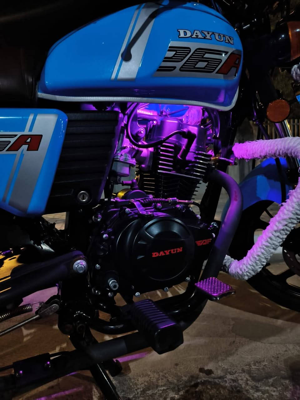 (أللهم صلي على محمد وآل محمد)🌱
دراجه دايوان:  موديل 2023:  لون سمائي مميز: ✅ (((مرقمه وكامله سنويه بسمي تحويل بنفس الدقيقه))) 
دراجه خير من الله نضيفه واحد ع واحد ✅عده جاملغ المامي بي كسر محرك شرط ☺️برغي ممفتوح بي يشهد الله وروح افحص وين متريد اترايها (التركيا ) 😂 
دراجه من محل البيت من البيت المحل فقط 
لا مشتغله دلفري ولا شايفه تعب بشارع 😉 مداريها اكثر ممداري نفسي 😂 شرط دهن MOTUL حته عطر بي 😉بعده بلونه وابدله::  حجي من اكلك واحد ع واحد ✅

السعر::  ((2)) مليون( وميتين الف) مو شراي لا تكسر بحلال العالم والسوك كلشي بي تحياتي:***********
