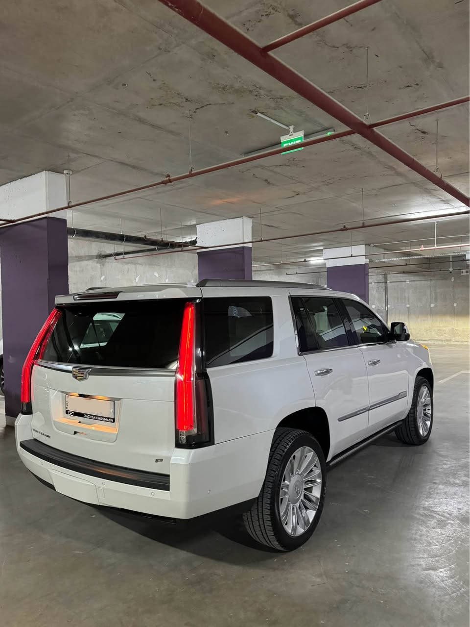 کادێلاک ئێسکالید
مۆدێل:2020
مواسەفات:platinum 
ماوەی رۆیشتوو:68.000km
کامێرا:5 کامێرا
زەمان:بەڵێ
سەیارەکە فولل فوللە سفری شەریکەی مەنصورە زۆر پاکو خاوێنە بێ هیچ کێشەیەک ٢ سویج سەندوق (شەفت.کارەبایی) سەیارەکە ماڵی دۆستە هەموو شتەکی بە شەرت یەک دنک سبوغ و شوختی نیە پلاتینێۆمە 
نرخ:520 معامەلەکی کەم 
*********** أربيل, العراق
