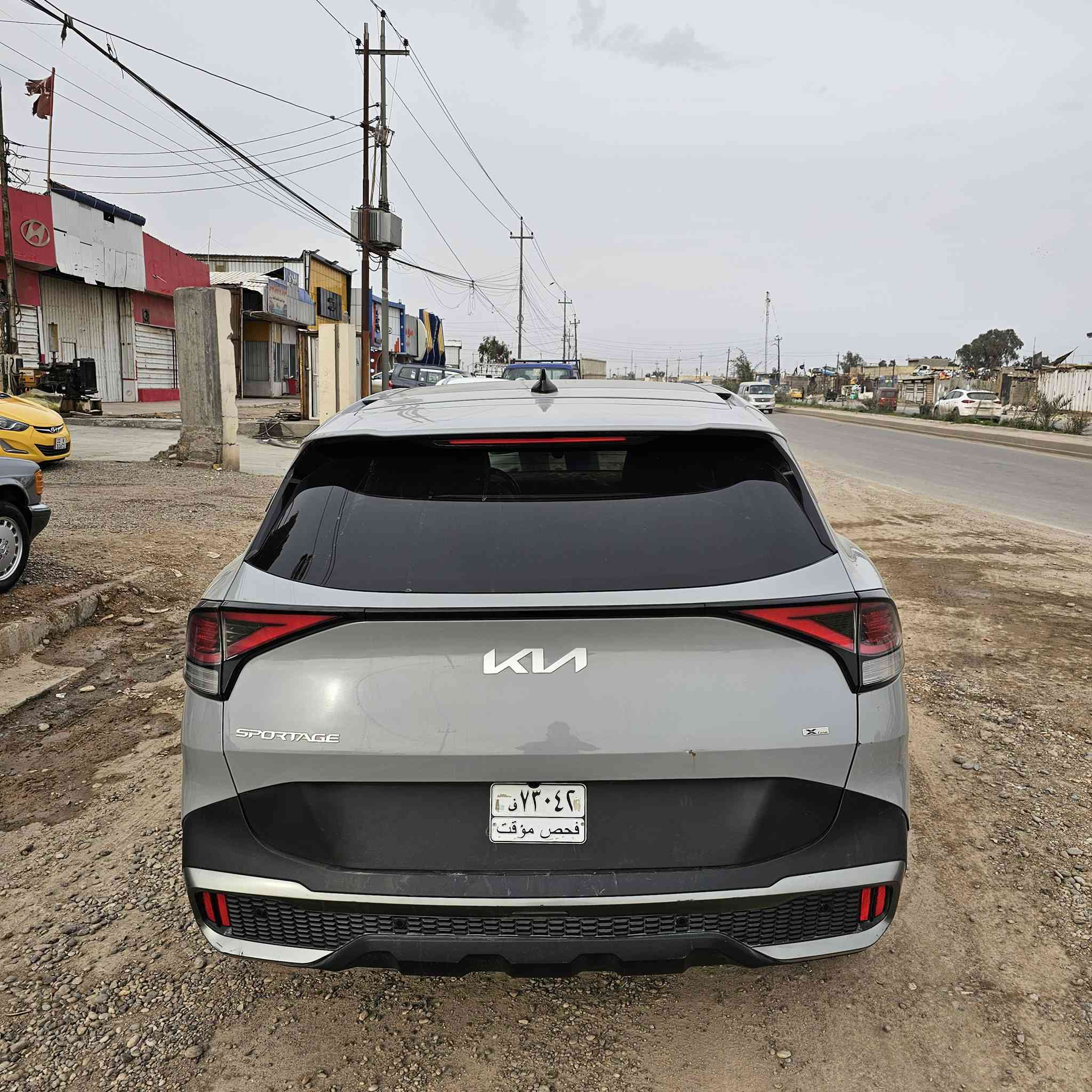 السلام عليكم كيه سبرتج 23 الون سمنتي مكينه 2500 الحادث باب سايق مبدل جاملخ خلفي ربع مصلح على بارد جاملغ امامي مصلح على بارد ربع موصفات معروفه السعر 185 وبيهه مجال رقم ***********
