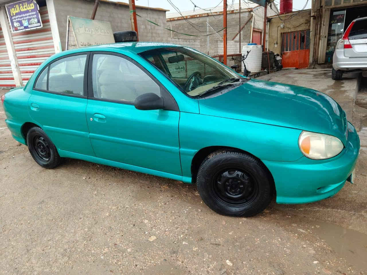 كيه ريو خليجي مديل 2001 سياره جاهزه مكينه 1600 اوتماتيك مكينه كير نضاف تخم تاير حداديه تبريد شغال كهربائيات شغاله  مكفوله من الضربه والتبديل صبغ للجماليه رقم بغداد سنويه ل27 مالكها يمي مكانها نجف السعر 39 مكلف بنشر الاتصال عله رقم ‏‪***********‬
