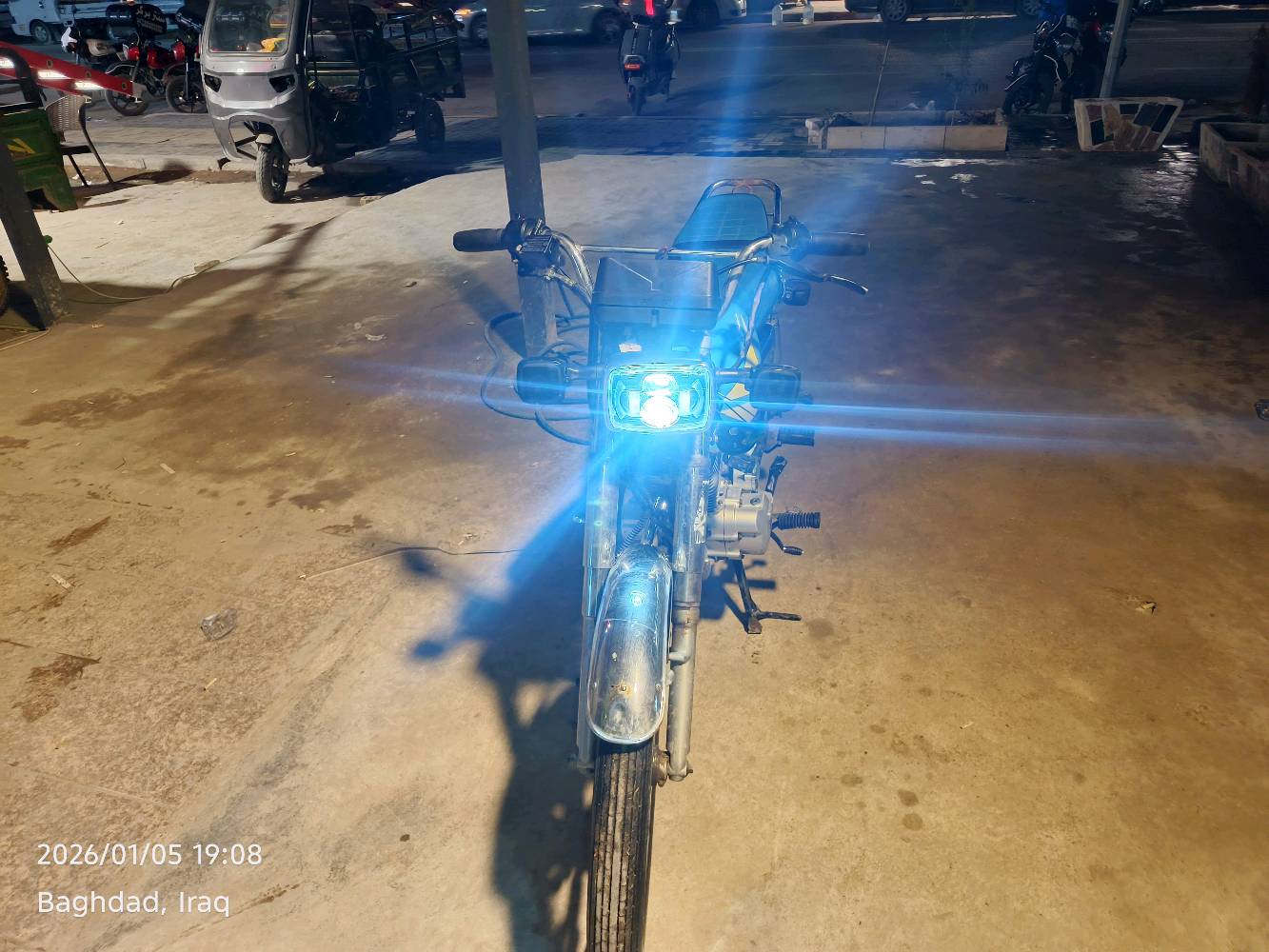 مكاني المنصور 
دراجه تايجر اوارق 5 اصوليه
دراجه برغي ممفتوح بيها الموضح بل تصوير دراجه و مستعجل ابيعها 
دراجه الله يشهد نضيفه نقصها عداد سرعه فقط و ستاند خلفي هم معوج 
مكاني بغداد منصور
***********
***********
واتساب و رصيد 