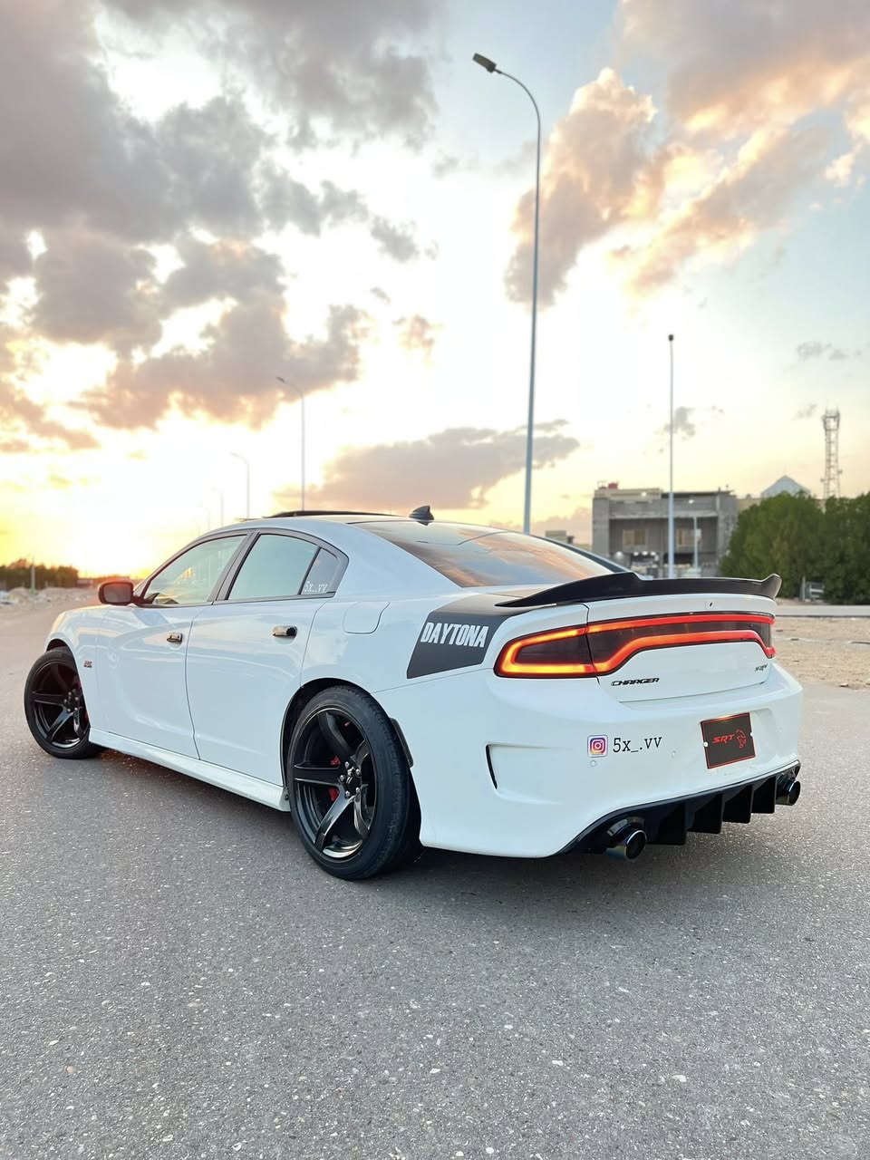 السلام عليكم
جارجر دايتونا 2017 محرك 8 سلندر 5700
قماره اسود بلاد السياره فول مواصفات عدا
الرادار الي بالدعامية رقم اربيل القديم وارد امريكي حادث فقط دعامية امامية بدون 
دواخل بدي السياره كفالة  ماشيه 72mi
المواصفات فتحة شاشة كار بلي الجبيرة
رادار جانبي نقطة عمياء شفتات استرين 
سبورت حساس خلفي كشنات شاموو
تدفئة تبريد خزن ميموري نظام سبورت
مودات رياضيه بالشاشه تشغيل عن بعد
ويل نجمة ابو الخسفه حجم 20
مكان السياره البصرة   استخدام طالب 
جامعي ما داخلة استعراضات ابد 
للاستفسار. ***********
