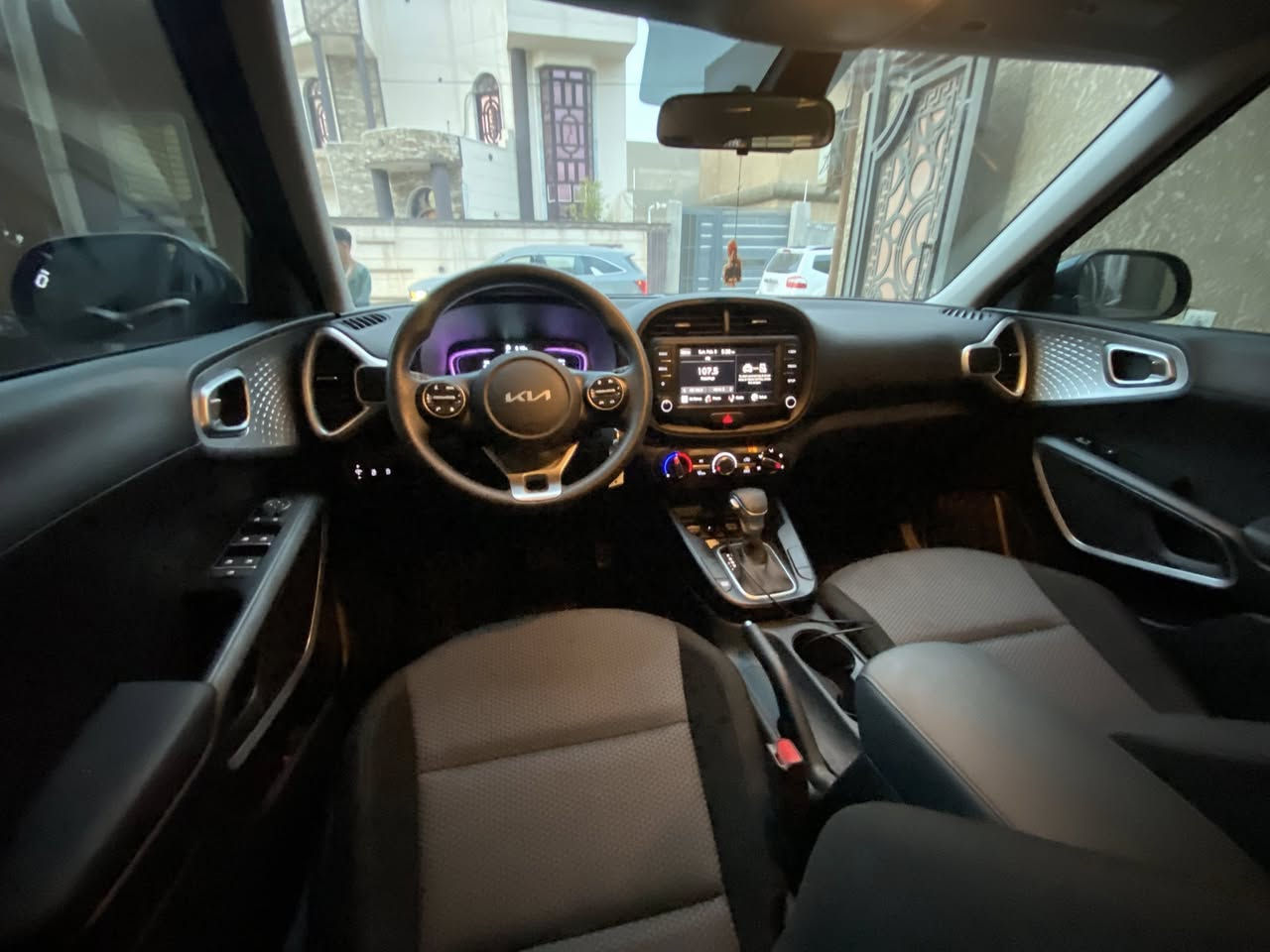 السلام عليكم ورحمة الله وبركاته
Kia soul 2025 LX 2.0 DOCH 
‎دخول جديد بدون رقم 
السعر 157

‎وضعيات القيادة:- normal,sport 

⚠️
‎صور الحادث و صور التصليح مرفقة بالمنشور
‎ايرباك البردة وكرسي السائق فقط جهة الحادث
‎السيارة بأسمي موقعها بابل / الحلة 

للاستفسار  الاتصال على الرقم 
*********** 
0774101002
