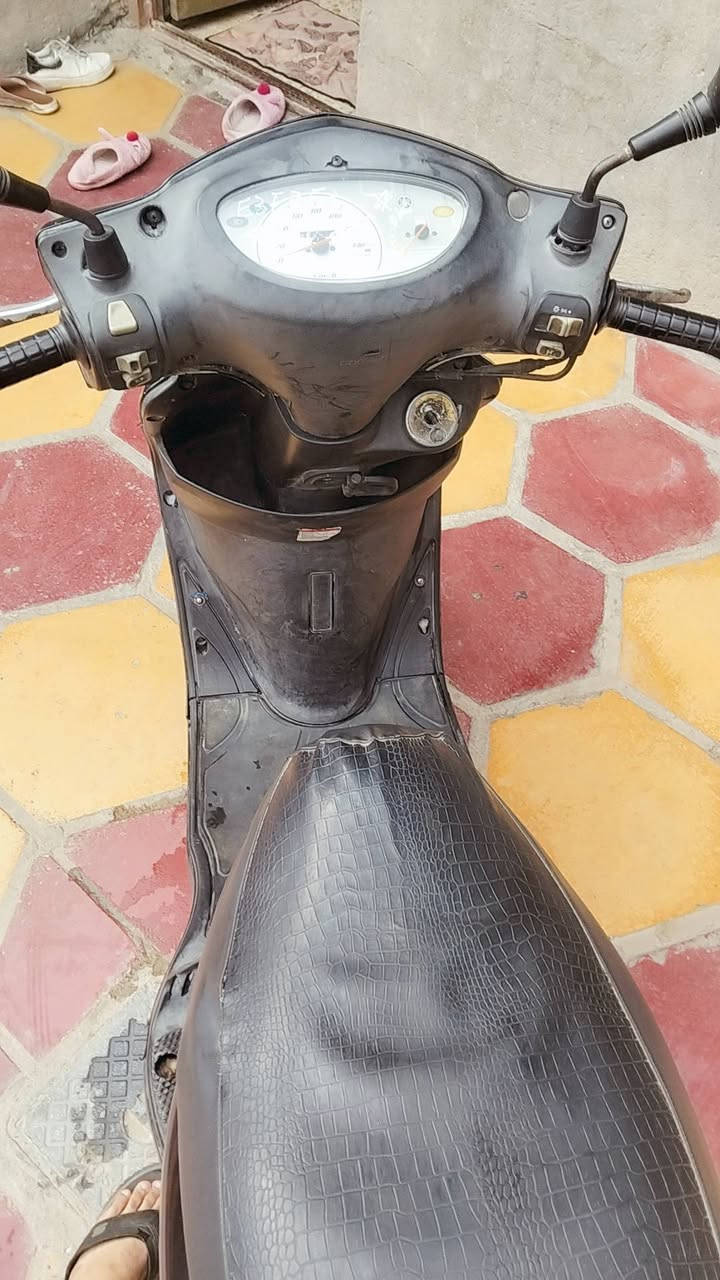 سلام عليكم للبيع ارواقها كله كامله مكاتبه وكلشي  نظيفه نضافه فولل ومكفوله بس عدا الكفر الامامي شوي تعبان اوراقه وكلش كامله مصار فتره من نزلتها رمبه نكره سلف نظيفه تجي تشغل وتروح سعر 800وبيه مجال حك الجيه مكاني بغداد ***********8
واتس او اتصال 
وبيك خير وتدلل
