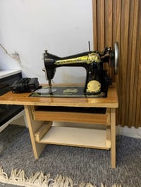 طاولة • ماكينة • نظيفة