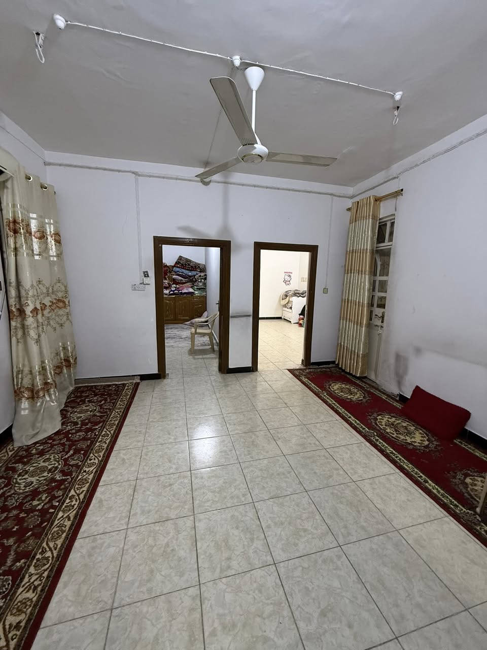 هذه البيت مكانه حي السلام بل نجف 

مساحته 150 م واجه 7ونص نزال 20

بي 4غرف نوم صب كونكريت كلش نضيف و مكانه راقي بحي السلام خلف مدارس مهدي الحكيم و مفتوح على شارع سلام غري 

للاستفسار اكثر عن هذه البيت. التواصل يتوفر وتساب 

0780 789 4484

تابع الصفحه عزيزي 📲
