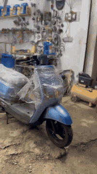 السلام عليكم. عرض 
                .... (مليون ١٥٠)...

بوليسي مكفوله كفاله
دراجه جديد رمبه
دهن وباتري مجانا مجانا
بابل المسيب شارع السده القديم قريب ع مول فاملي
*********** حسين 
*********** مهند
