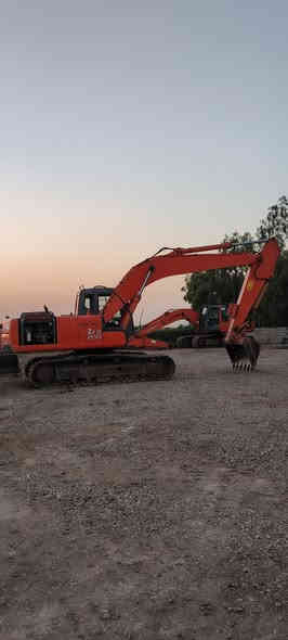 للبيع حفاره زت  موديل 2003     ***********.   
*********** مكان واسط عزيزيه
