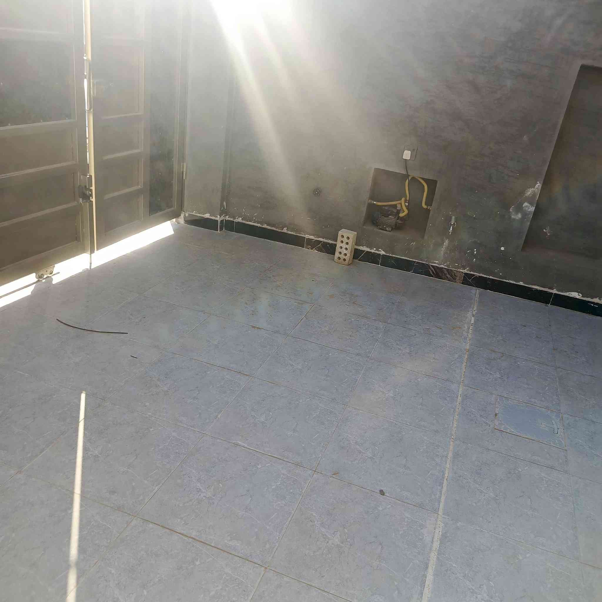 مشتمل طابق واحد طابوق كامل فوووول بعده مامسكون مساحه 150 واجه 7.5 في الصقلاوية حي الشهداء الثانيه مكان مميز يتكون من استقبال ومطبخ وصاله وغرفه نوم وصحيات عدد3 ومناور وللامانه شغل درجه اولى مابيه نقص بسمار البوب قاصه السعر 80 وبيه المجال
هاتف ***********
مشتمل طابق واحد طابوق كامل فوووول بعده مامسكون مساحه 150 واجه 7.5 في الصقلاوية حي الشهداء الثانيه مكان مميز يتكون من استقبال ومطبخ وصاله وغرفه نوم وصحيات عدد3 ومناور وللامانه شغل درجه اولى مابيه نقص بسمار البوب قاصه السعر 80 وبيه المجال
