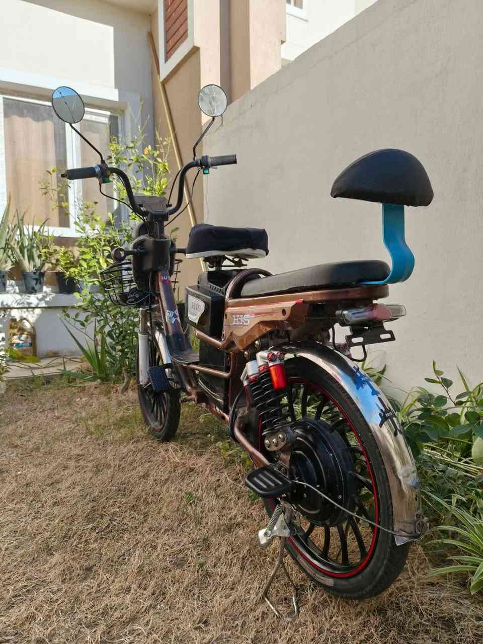 السلام عليكم ورحمة الله وبركاته
دراجة نوع HIS حجم٢٠ للبيع 
الدراجة نظيفة ومابيهة اي نقص بس البريك الامامي 
البطاريات موديل ٢٠٢٥ بحالة جيدة 
السعر ٢٠٠ وبي مجال بسيط للشراي 
العنوان الفلوجة حي الامين،الواتساب  ***********
