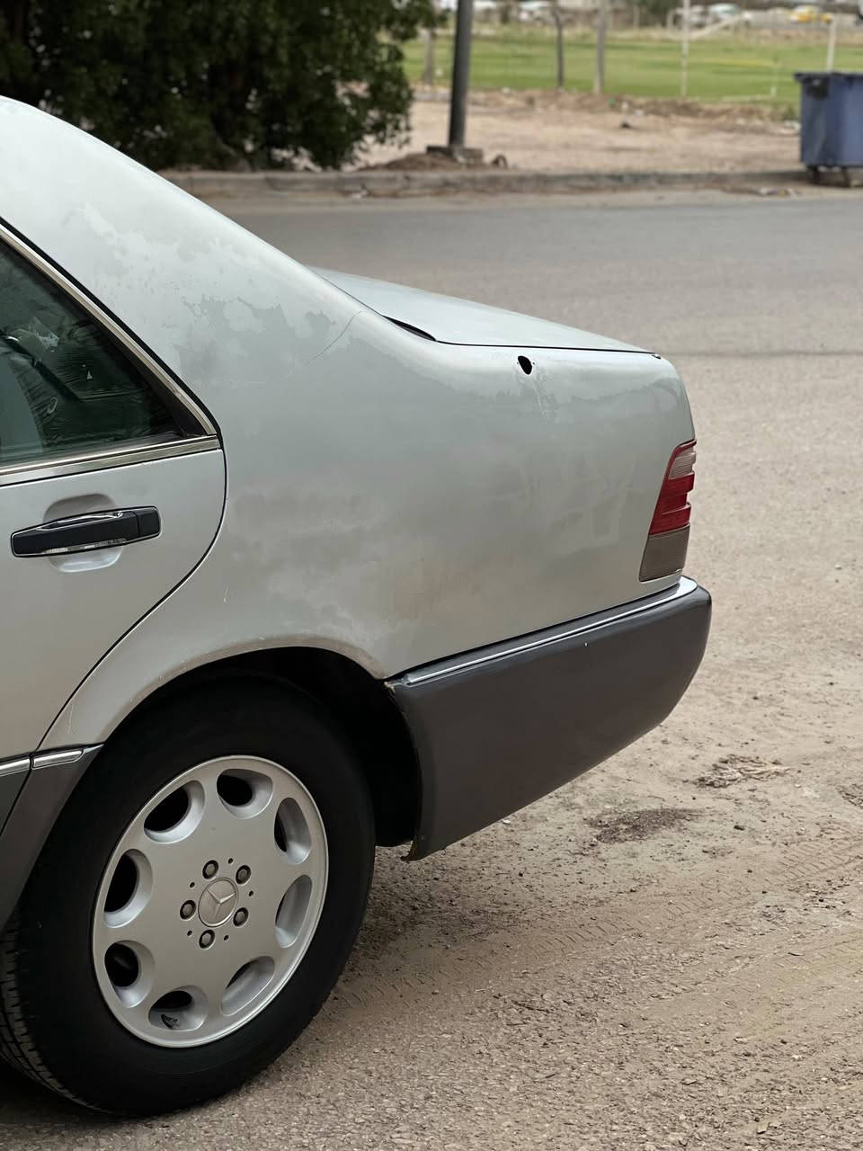 مارسيدس شبح موديل 1994
كير ومحرك ففتي مكفولات 
رقم دهوك جديد تحويل او وكالة 
السعر ٥٠ وبيها مجال
مكانها نجف  
‏‭***********
