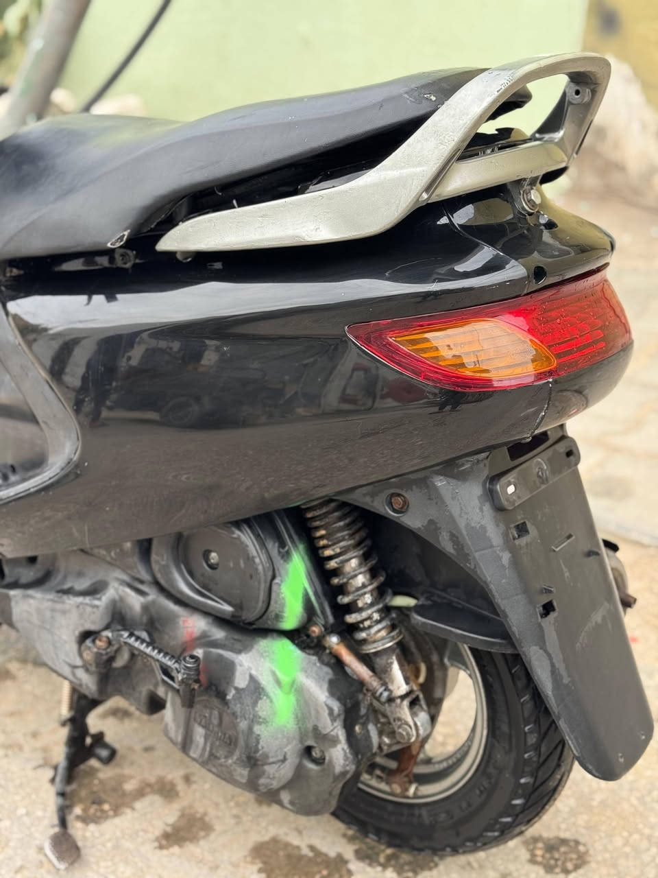 السلام عليكم دراجة فراشة مال حاوية مكفولة كفالة عامة كلشي بية شغال اي نقص مابية محرك مامفتوح السعر 550 وبية مجال لشراي يتصل مكاني نجف ***********
