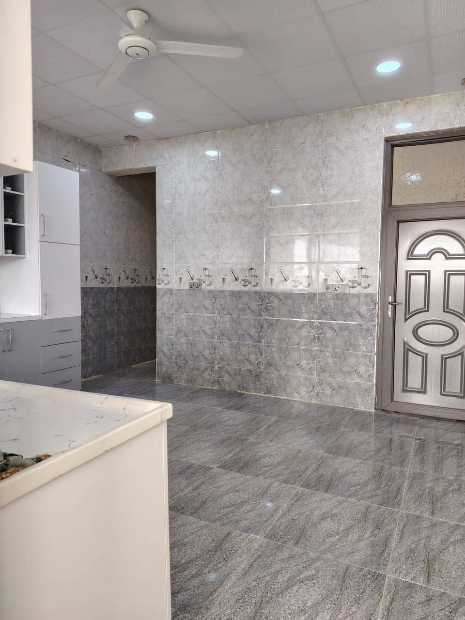 اعلان رقم (666)📢📢📢
———————————-
#دارللبیع مساحة 200متر 
#فول سيراميك بناء حدث 
#مكونات(غرفتين نوم وأستقبال و مطبخ وصحيات و هول و كراج سيارة 🚘 
#الموقع دروازة
#قرب جامع خديجه الكبرى 
#سعر 57ملیون و بي مجال
#استفسار
*********** واتساب📲
***********
_____________________
خانوو بۆ فڕۆشتن 200 مەتر 
فول کاشی و بینایی نوێیە
پێك هاتووە لە (دوو ژووری نووستن)
شوێن دروازة
نزيك مزگەوت خەدیجە کوبرا
نرخ 57 ملیون
*********** واتساب📲
***********
