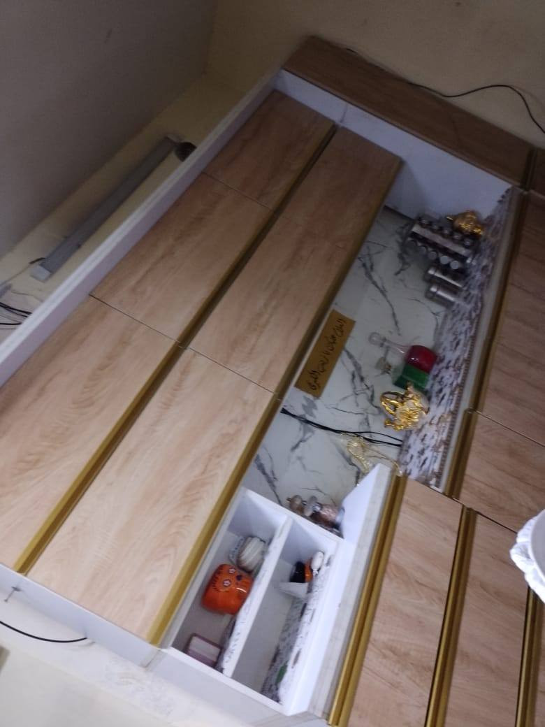 السلام عليكم كاونتر جديد.كلش وحديث للبيع 3متر وسنك متر ونص بسعر مناسب شغل درجه اولئ موقعها بغداد البلديات  شارع الكنيسه للتفاصيل ***********
