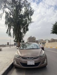 الانترا 2015 مكينة 1600 بسعر 100 وبيها مجال .. للاستفسار 07879488534