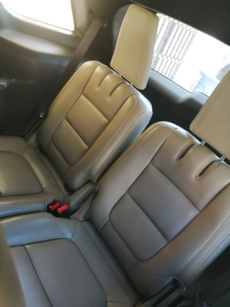 اخوان عندي فورد اكسبلور موديل 13 جديده قطعتين صبغ باب وجاملغ امامي فور ويل شاشه فول مواصفات عدا البصمه رقم بغداد اريد اراوس بسياره اربعه سلندر أعلى موديل العنده يتصل ت ***********
