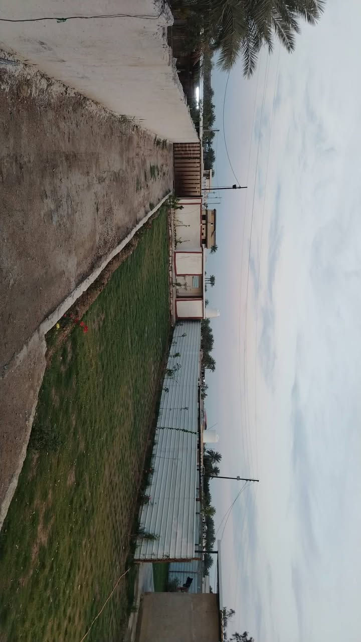 سلام عليكم بيت لبيع مساحت البيت 300متر المساحه الكل دونم اربع غرف نوم مبطخ اربعه بخمسه صاله 13متر ستقبل 9في 4بنأ حديث ارضيه كلها بورسلين جدران سراميك بيت كامل مكمل اليوسفيه شارع ثالث استفسار***********
