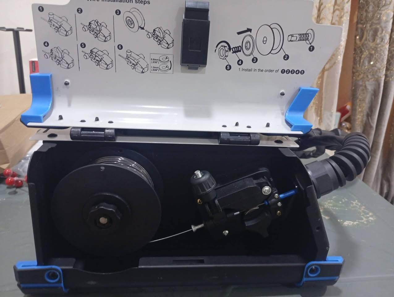 مكينة لحيم طك كارتون جديده ومفحوصه الحديثه 2 في1 مك و ولدن قوه 250 حديد بس ب125 مع التوصيل على اول تم بالعافيه واتساب ***********
