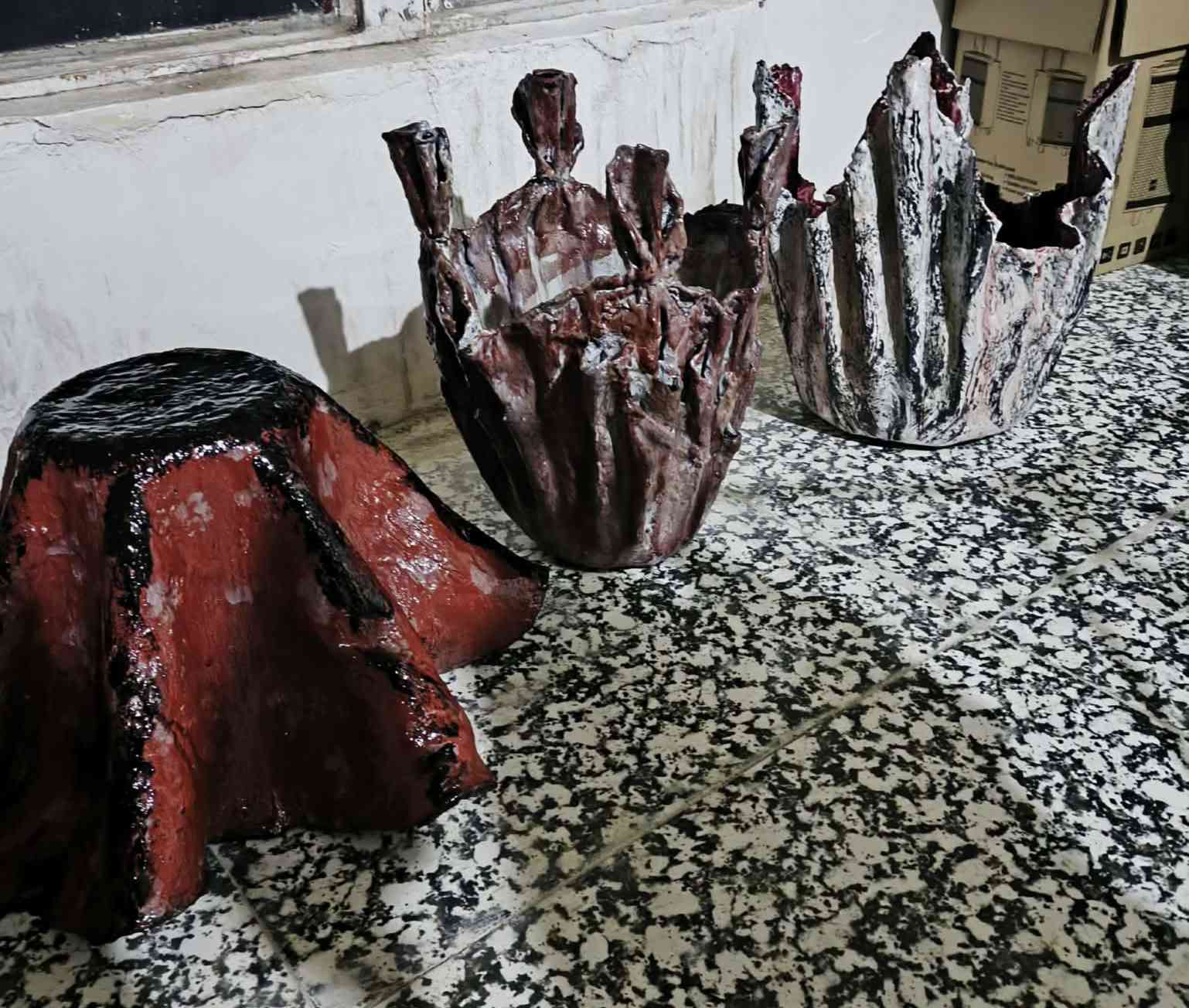 🌿 سـنـدانـة ديـكـور فـاخـرة 🌿
HANDMADE IN KUT

المــادة:  

سمنت أسود مسلح بالقماش - قوة وثبات  

التشطيب:  

• صبغ بـ بوية حديد أصلية   • حماية بـ ورنيش زيتي حراري  

→ عازل للماء 100% + مقاوم للرطوبة   

الاستخدام:  

✅ للديكور الداخلي: صالات، مكاتب، أركان كوفي  

✅ للخارج المظلل: بالكون، مداخل، تحت ظل  

⚠️ تجنب الشمس المباشرة طول اليوم حفاظاً على اللمعة  

السعر: 15,000 دينار


**إذا كنت صاحب هذا الإعلان وتريد حذفه لأي سبب، رجاءا أرسل رسالة إلى الدعم الفني**