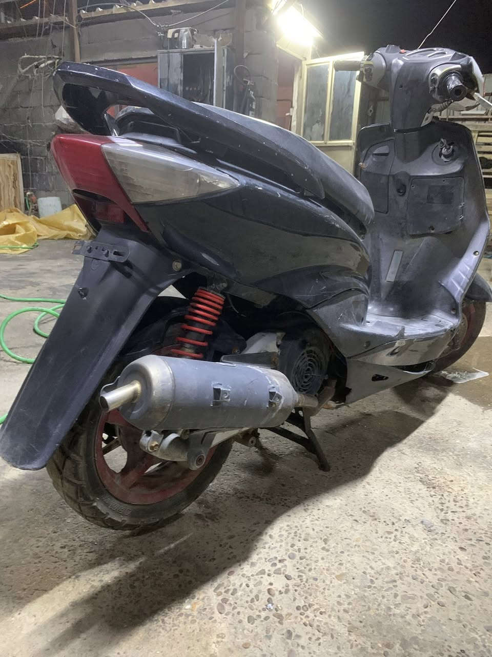 سكنس نثية الدراجة شغال مكينة نظيفة لادخان ولا تبخير نقصه كابريتر لان طافية ابيع كوم حديد السعرر 175 مكاني حي اور ***********
