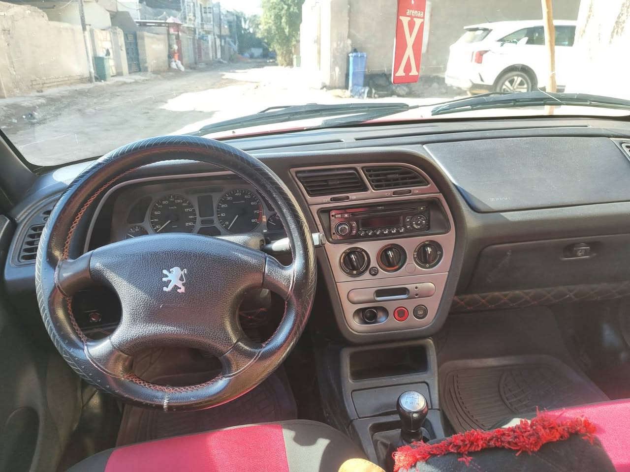 السلام عليكم
(مكلف بالنشر)
بيجو 2001 رقم بغداد انكليزي  تحويل مباشر ..محرك كير تبريد كهربائيات مكفولات  . السيارة بيهاالباب  الامامي عكس السائق مصبوغ بس.
 سعرها (50)وبيها مجال للطيبين.. مكان السيارة اليوسفية ناحية الرشيد . مكلف بالنشر رقم صاحب السيارة ***********
