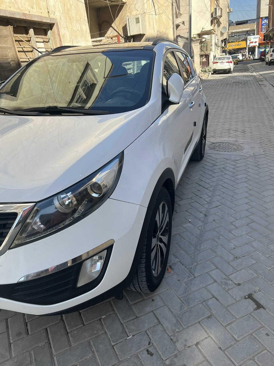 السلام عليكم  كيا سبورتج 2013 فول مواصفات وارد خليجي مكفوله من صبغ بيها بارد باب الصدر و قطعه صغيره بالجنطه مكفوله كير ومكينه وتبريد 
السعر 147 وبيها مجال حك جيه للاستفسار 
***********
