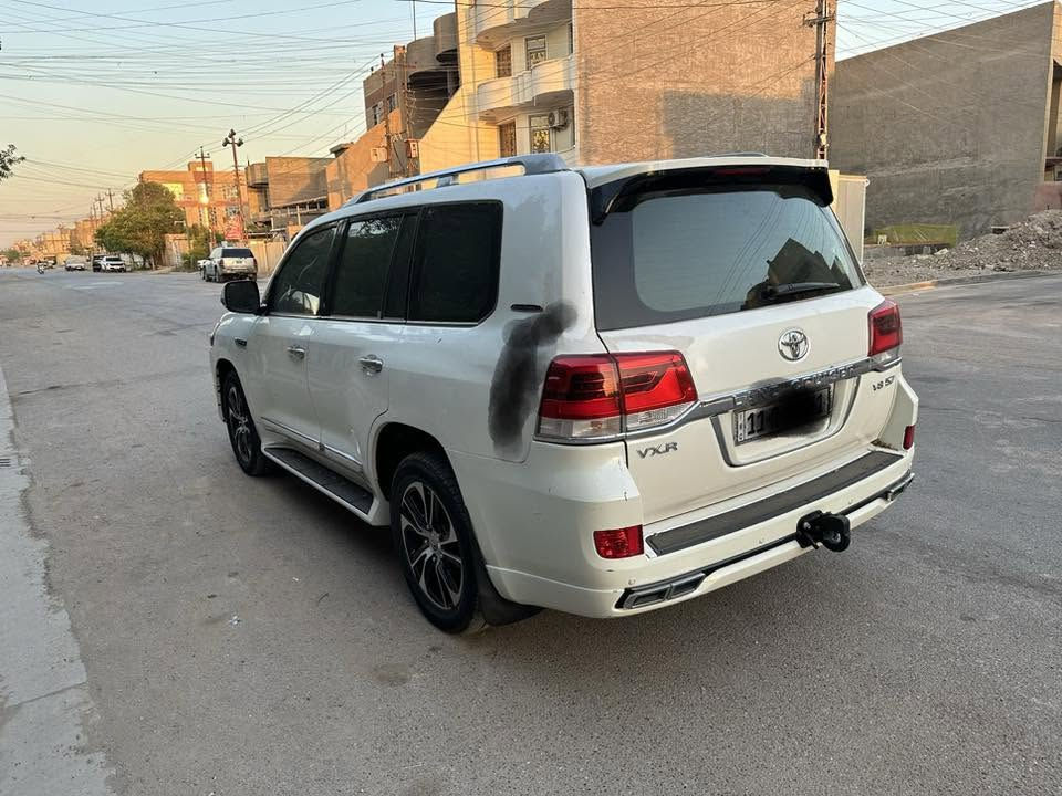 سلام عليكم لبيع لندكروزموديل ٢٠٢١ رقم بغداد بسمي فول موصفات ساز بيهه ٣ مكاناتب باردلبيع اومراوس حسب قناعه سعر مناسب اعتذر عن خاص مكان سيارة بغداد استفسار ***********
