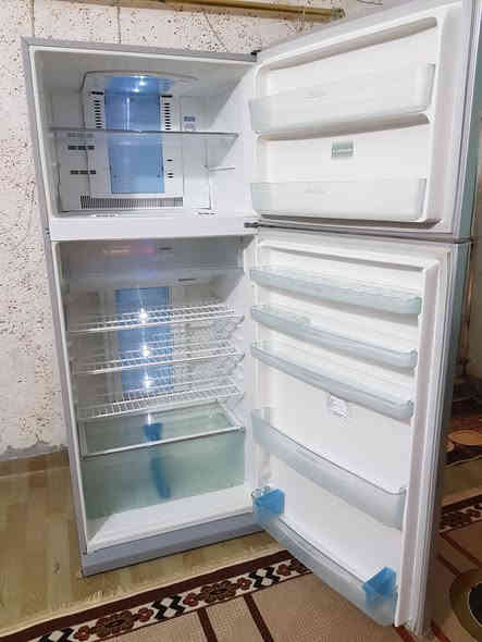 ثلاجه توشيبا .تايلندي الاصلي .
٢٥ قدم حجم كبير . وجه بلازمه .كزاز
نضام اقتصداي هايبرد . بخاخ تجميد فول
نضام تعقيم وازلة روائح داخل ثلاجه
جديده بعدها لوك مستخدمه قليل .بلاديه 
السعر ٣٧٥  الف .
مكاني بغداد .بوب شام ..
للاتصال ☎️ ***********
واتساب 📲 ***********
