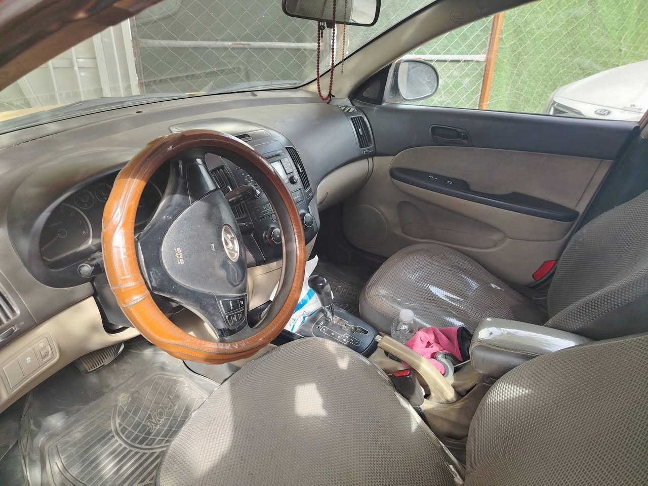 السلام عليكم من رخصة الادمن المحترم للبيع هونداي تورنج ٢٠١٢ سيارة شوف العين محرك ٢٠٠٠ تبريد تدفئة تخم تاير رايدها ٦٥ $ وبينها مجال العنوان السيدية اني مكلف بالنشر رقم صاحبها ***********
