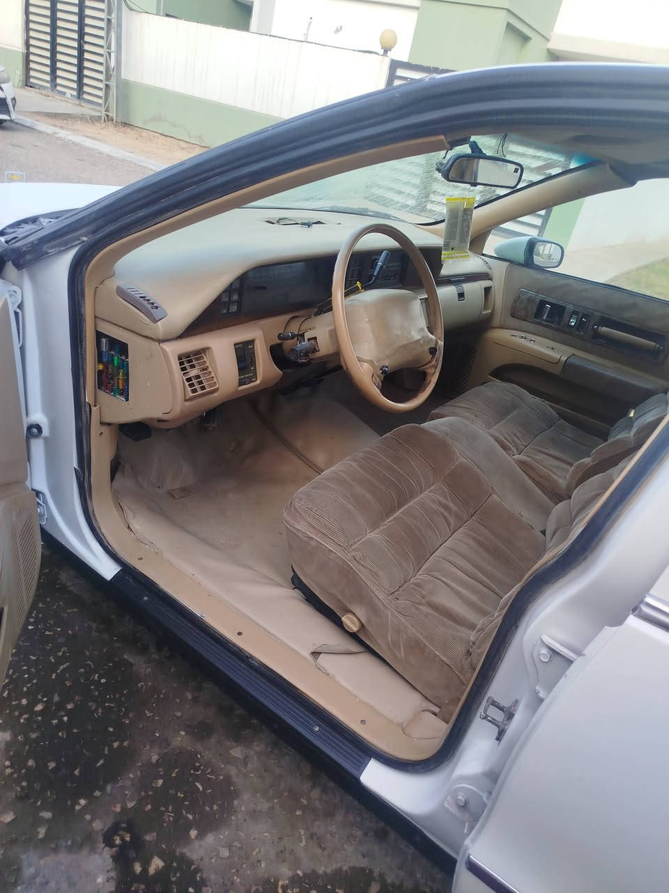 ,,سلام عليكم دولفين لبيع موديل 92 رقم انبار بسمي مكينه 350 كير 700 مكانه كربلاء لاستفسار ***********
