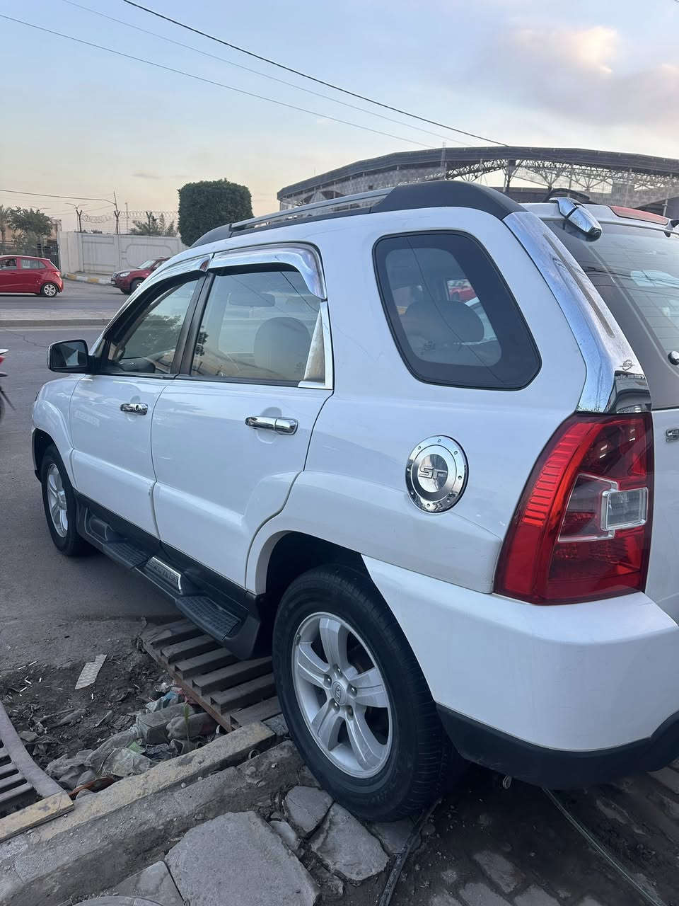 السلام عليكم كيه سبورتج موديل 2010 بغداد انكليزي خليجيه مكينه 2000 السياره حلوه وجازه بيه اربع قطع صبغ بدون دواخل السعر 115 وبيه مجال بصيط مكاني بغداد المشتل ***********
