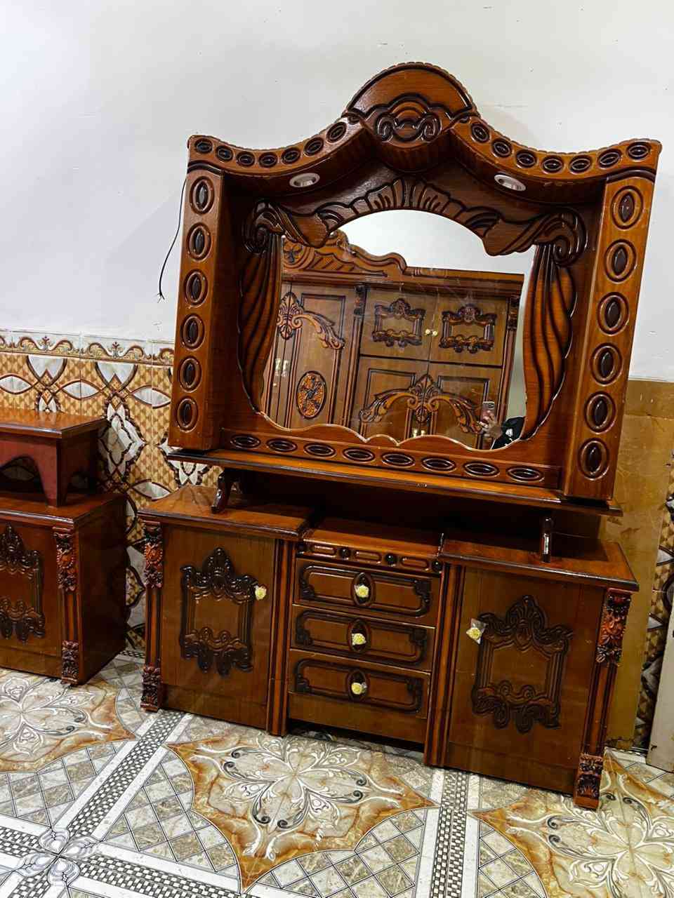 غرفه نجاره تفصال ام طابقين جديده كلش سعر 900 عنوان سوك الشيوخ حي العسكري رقم ***********
