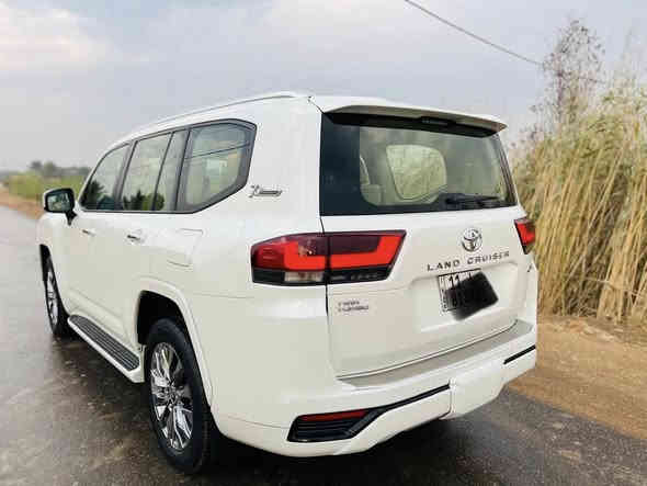 السلام عليكم للبيع لاندكروز موديل 2022ساز باب الأول رقم بغداد بسمي مشروع وطني مكفول كفالة عامه من صبغ وتبديل وفتح 
محرك سيارة توين تيربو (3500)
فول موصفات 1/1
بصمه تشغيل 
بصمه أبواب لمس 
تشغيل عن بعد 
فتحه سلايت
كشنات ثنين كهرباء 
كشنات جلد 
كشنات تدفئه تبريد 
8ايرباك 
زراكات 
مري شفط 
شاشات خلفيه 
مطفايه حريق 
جنطه شفط 
سبعه راكب 
ثلاث قطع تبريد 
محرك 3500توين تيربو 
حساس امامي 
حساس خلفي
 بصمات ثنين 
سبير منازل 
وباقي موصفات ساز معروفه 
ماشيه40الف حقيقي 
سعر (645)
الاستفسار اتصل على الرقم 
***********
مكان بابل حله
