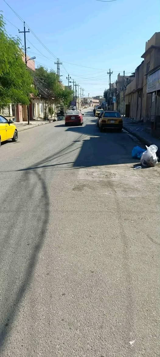 السلام عليكم 
دار ركن للبيع 
حي النفط موقع مميز 
المساحة 182 ونصف متر 
يحتوي على 3 غرف في الطابق الارضي ومطبع ومشتملات 
والطابق الثاني غرفتين 
ويحتوي على شقة منفردة فيها غرفتين وهول ومشتملات 
ويحتوي ايضا على محل منفرد 
الدار بأسم صاحبه الشرعي سند 2025 طابو الايمن
للاستفسار التواصل عالخاص او الاتصال على مكتب اسوار المدينة 

***********
*********** موصل, نينوى
