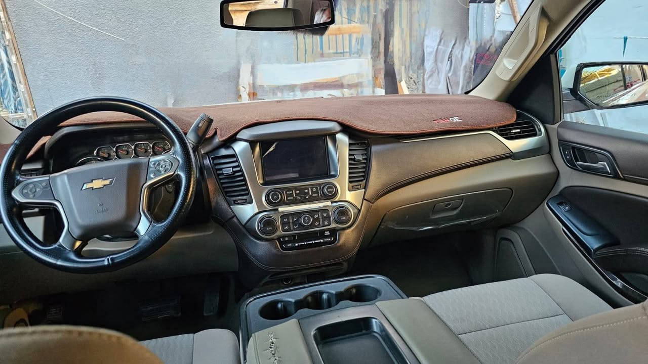 السلام عليكم 
للبيع تاهو ٢٠١٥ كفاله عامه Ls وضع الشركه ما عدا ثلاثه أصابع جاملغ اليسار بارد بدون صبغ كير مكينه حداديه كفاله تخم تاير خليجي رقم بصره مكانه بصره رقم الهاتف *********** السعر ٣٢٠ وبيه مجال بسيط
