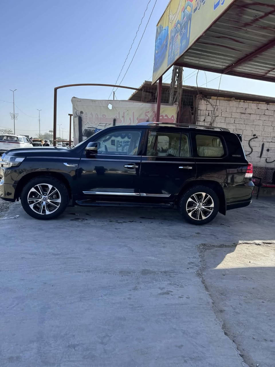 تويوتا لاندكروز GXR موديل 2020 ساز باب اول كراند تورنك نظيفة جداً رقم بغداد الجديد بأسمي لون اسود مغلفه ppf كامل مكفولة كفالة عامة 

🟩 السعر  _ 560 بيع مستعجل جوة سوق 

عداد المسافة : 70 الف كيلو حقيقي السياره بوضع الزيرو 
فول مواصفات 1/1 
لون اسود مغلفه ppf كامل

1- فتحة 
2- بصمة 
3- كراسي كهرباء 
4- كشنات جلد
5 -  3 شاشات كبيرة بلاد ام الترحيب
6- حساس خلفي وامامي 
7- جنطة كهرباء ( جكات )
8 - تحكم ستيرن جهتين
9 - مري شفط 
 10 - تشغيل عن بعد 
11 - اشاير ترحيب
12 - كشنين كهرباء 3 دكم 
13 - حساسات امامي وخلفي 
14 - شاحن لاسلكي( واير ليس ) 
15 -  8 ايرباك 
16 - دبل ماوس 
17 - اربع كامرات محيطيه 360 درجة 
18 - طفاية 
19 - ثلاجة 
20 - لايت زنون كشافات
21 - كروز سرعة 
22 - تحكم كهربائي بلمري 
23 - ويل كب كروم حجم 20
24 -حجم المحرك: 6 سلندر 4000
25-ميموري
26 - بصمات عدد 2
27 - نظام EST 2nd
28 - نظام ABS
29 - زراكات لايت
30 - شاشة ليزيرية
31- دشبول لگزز
32- اشارة لگزز
33- مري قابله للطي مع الرجوع
34-دوسات ليزريه علامة لاندكروز 
معروفه مواصفات الساز  
مكان السياره: بابل
السعر540 مجال 
للأستفسار  ***********
