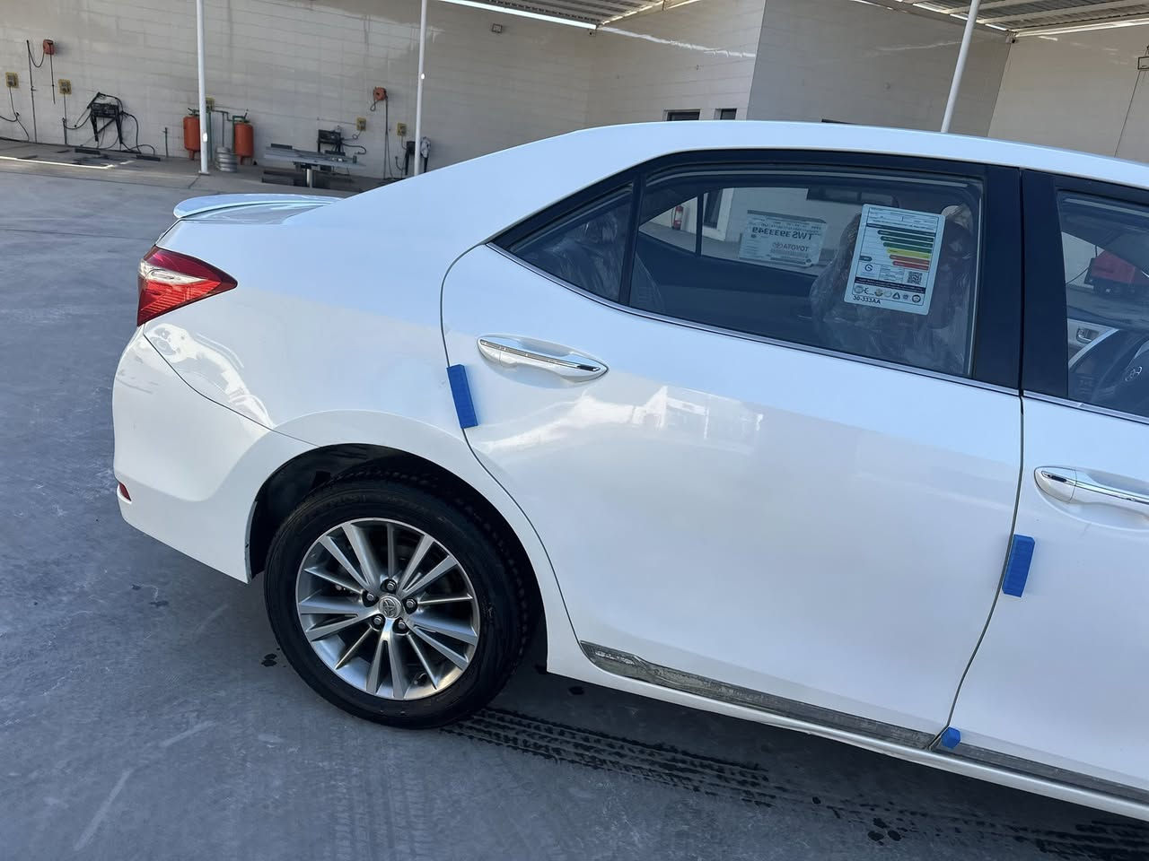 سلام عليكم كورلا خليجي موديل١٤مكينه٢٠٠٠ بيها شخط بل باب الخلفي نص مصبوغ ***********/***********
