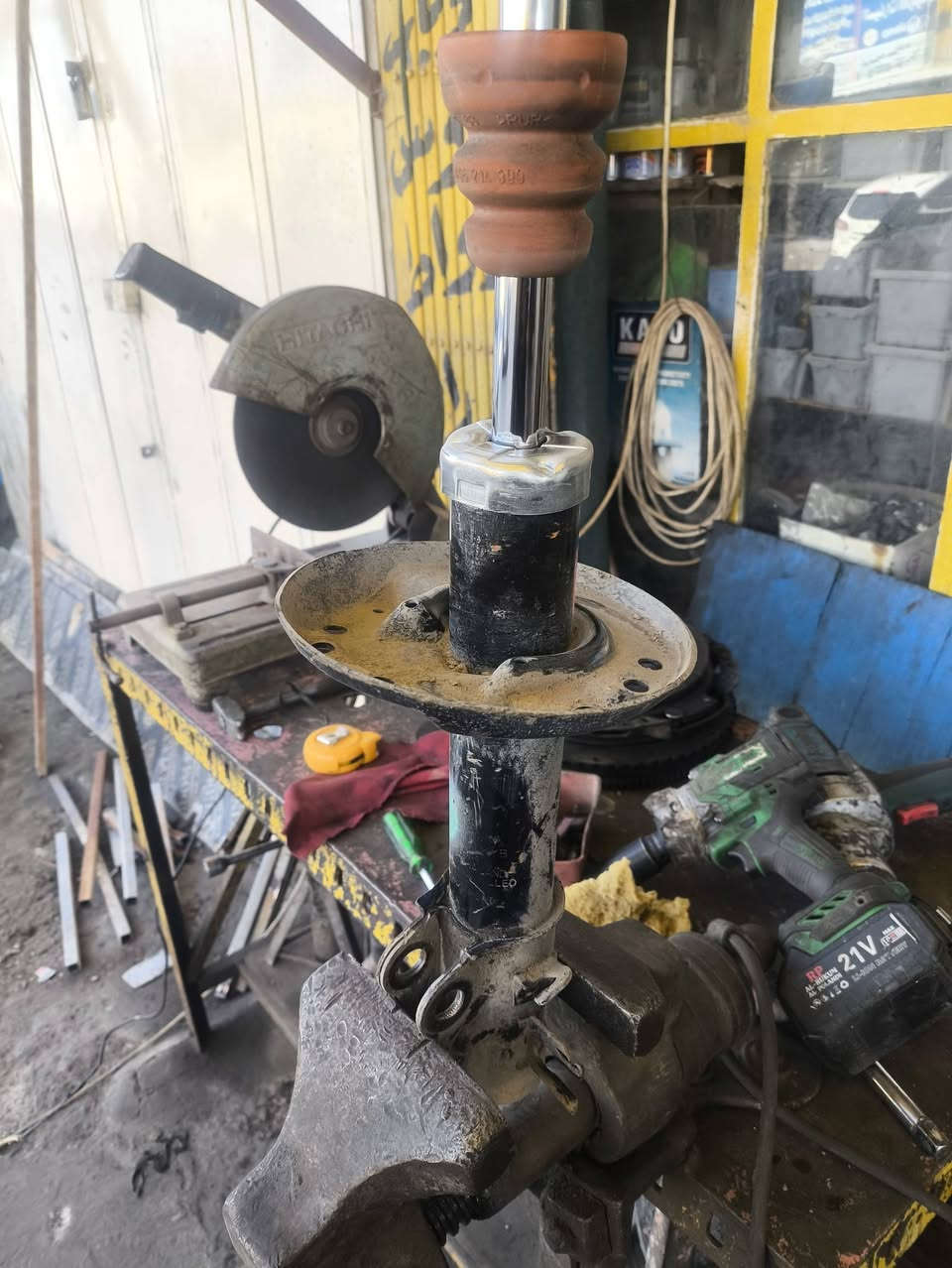 🔧🚗 جانب من أعمالنا اليومية… مستمرين بخدمتكم دائماً 🚗🔧
بفضل الله تم إنجاز عمل صيانة لسيارة كورولا 1995
✅ بعد الفحص تبين وجود قطع مستهلكة في الصدر الأمامي، وشملت:
▪️ دبلات أمامي وخلفي
▪️ لويات دبل أمامي وخلفي
▪️ قواعد دبل أمامي وخلفي
✔️ تم تبديل جميع القطع المستهلكة بقطع أصلية وبجودة مضمونة
✔️ فرق واضح بالثبات والأداء بعد الصيانة
🔧 متوفر لدينا جميع قطع الصدر الأمامي والخلفي لكافة أنواع السيارات
🛠️ صيانة فورية وحدادة صدر بأيدي فنيين مختصين
💯 شغل مضمون وأسعار منافسة
📍 العنوان: بغداد – ساحة الطيران – الفرع الثالث شارع حجي منيشد
☎️ للاستفسار:
***********
***********
#كورولا #Toyota #كورولا_1995 #صيانة #حدادة_صدر #قطع_غيار #بغداد #ساحة_الطيران #تصليح_سيارات #ميكانيك #قطع_غيار_اصلية #صيانة_سيارات #سيارات #العراق #محل_الصادق #دبلات #صدر_السيارة #CarMaintenance #Baghdad #ToyotaCorolla
