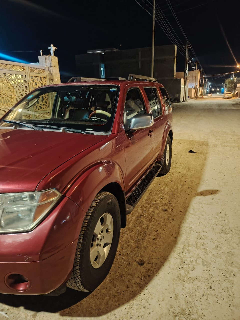 السلام عليكم عندي سياره نيسان بافندر موديل ٢٠٠٦ مكينه ٦ سلندر بيه قطعة باب خلفي صبغ وباقي بلادي سعر ٩٠ وبيه مجال مكان فلوجه اتصال ع هذا رقم ***********
