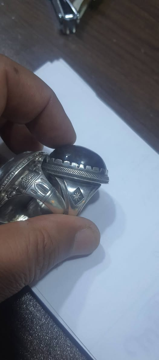 وينهم الجناية الي يحب الخشن 
خوات اثنين در نفطي نجفي ودر نجفي
خشنات
مكان النجف كوفة 
السعر ٩٠٠ الف


**إذا كنت صاحب هذا الإعلان وتريد حذفه لأي سبب، رجاءا أرسل رسالة إلى الدعم الفني**