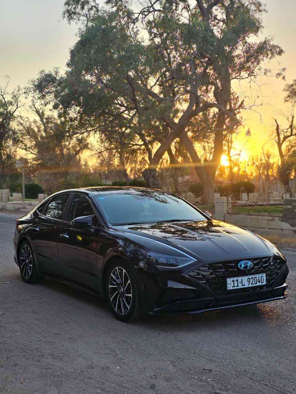 سوناتا موديل 2020 لميتد Limited
حجم المحرك 1600 تيربو كفاله عامه فقط دعاميه مبدله حرة رقم بغداد 
بصمه ابواب لمس
تشغيل عن بعد + تقدم و ترجع سياره بالبصمه بانوراما + برده سقف كهرباء
عداد شاشه دجتل مع كاميرات جانبيه عنده تشغيل الاشاره شاشه كبيره تدعم ابل كار بلي و اندرويد اوتو اناره دشبول متغيره الالوان
كشنات كهرباء مع خزن ميموري لكشن السائق تدفئه و تبريد المقاعد الاماميه رادار امامي و جانبي و خلفي
توقف ذاتي
مثبت سرعه ونظام سياقه نصف اليه الذكي
تحديد مسار
لايتات LED اربع عدسات
BOSE سستم صوت
هاندبريك بصمه و اوتوهولد للتوقف في الازدحامات شاحن طوارئ شحن سريع و شاحن وايرليس شفتات ستيرن ( كير تبترونك رياضي)
كير 8 نمر At المرغوب
اشاير بالمري +نقطه عمياء بالمري
نظام مستشعرات بالباب عند فتح الباب شاشه 12 انج مع تحكم عام بالسياره
4 وضعيات قياده ( smart,normal,sport, costume ) مع تغير لون
العدادات
تبريد مناخ منفصل شرط ثلج
داتا شو
صدوق ذكي
حساس مطر
حساس ضباب
توقف ذاتي عند الرجوع للخلف
تبريد قطعتين
جام بلورايزر و دبل جامه
السعر:173 وبيهه مجال حك الجيه 
رقم لهاتف:***********
العنوان : البصره
