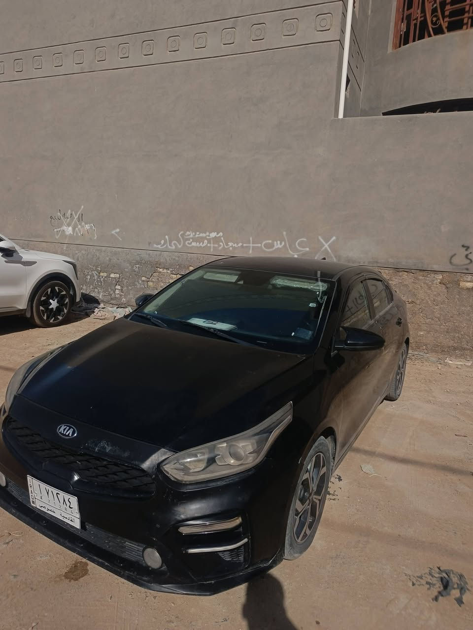 السلام عليكم كيا فورتي موديل 21 كير مكينه كفاله ترايك 200 تبريد ثلج رقمها قادسيه معوقين وارد امريكي قطعتين الضرر مالتها سياره جديدة كلش تحتاج شوي ترتيبات متضر عليها مكاني ديوانية حي الجامعة السعر 119  وهذا رقمي*********** واذا اكو مراوس برياضي من 6 سلندر وفوك بعد احسن
