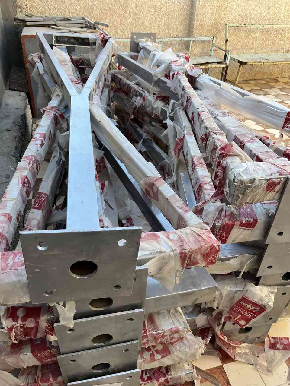 سلام عليكم عواميد كهربائيه جديده تخص المتجعات السياحيه ، والبساتين وغيروها الطلب والأستفسار علئ رقم ***********
