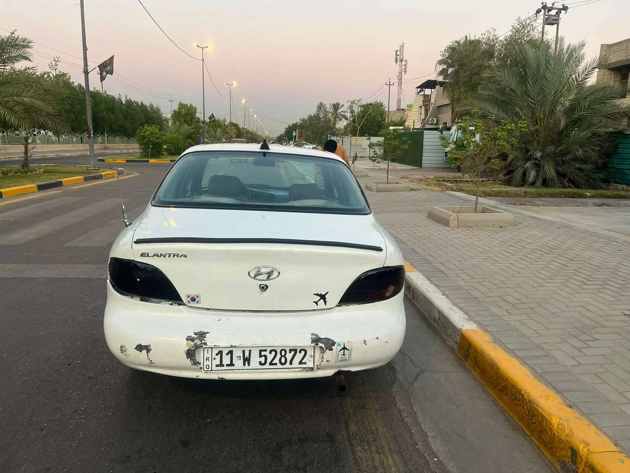السلام عليكم الانترا موديل 1996 كير محرك تبريد خير من الله 
منضومه  تبريد جديدة 
كير اوتماتيك 
محرك 2000 
تخم تاير 
حدادية خير من الله 
السعر 33 وبيها مجال بسيط 
العنوان بغداد تقاطع درويش حي التراث 
***********
