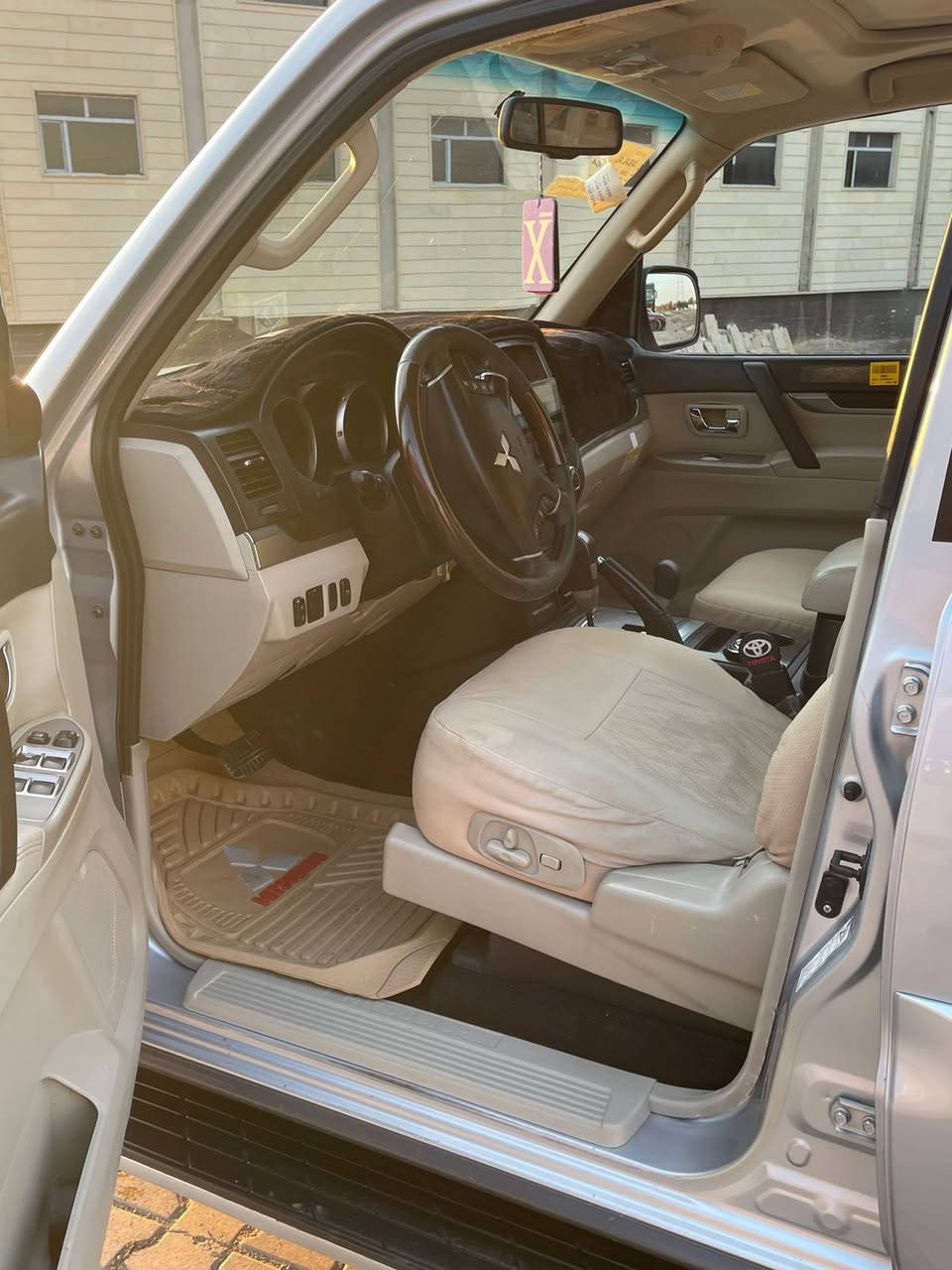 باجيرو ٢٠١٠ حبتور
كفاله عامه كير ومكينه وحداديه وكشر تخم تاير تدفئه وتبريد  سياره نظيفه كلش احله من الصور رقم بغداد الجديد
للستفسار ***********
