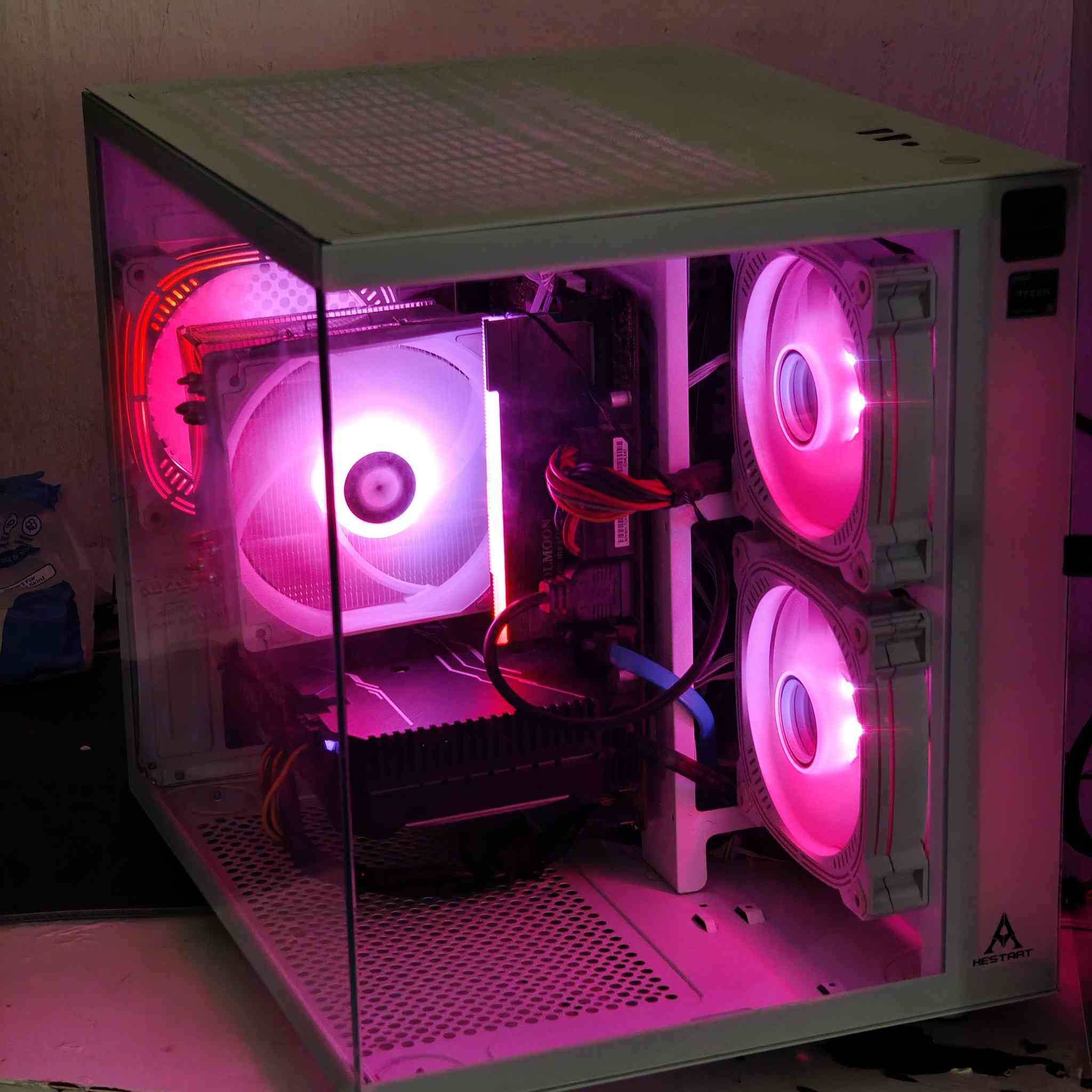 السلام عليكم
كيس كيمنك ورندرة ومونتاج للبيع 🤍
المواصفات :
💠GPU: MSI RTX 2060 6G  
💠CPU: I7 8700 6c 12thr 4.6Ghz 
معالج قوي خاصة بالرندر والكيمنك 
💠Cooler: Air cooler Thermalright 120mm
💠M.b: MSI B365m- PRO  
💠RAM: Samsung 16GB DDR4 RGB 
💠STRG: Ssd 256GB + 256GB Ssd
💠P.s: Rocket 650w RGB 
المروحة تشتغل باعلا طاقتها فيكون بيها صوت 
اما كبورسبلاي مضمون 100% بدون اي خلل
💠Case: Glass case with 3xRGB fans 
تحكم ريمونت هواي الوان هواي مودات Remont

💲السعر 655 الف مع ضمان الحاسبة اسبوع بشرط تربطها على UPS لحماية القطع من الكهرباء

بغداد مدينة الصدر قطاع 23
يوجد توصيل
 واتس ***********
 اتصال ***********
